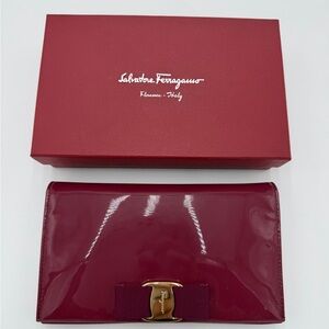 Salvatore Ferragamo Vara Bow continental crossbody